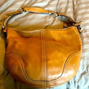 Vintage Camel leather coach bag. Barely ever used. Like new condition.